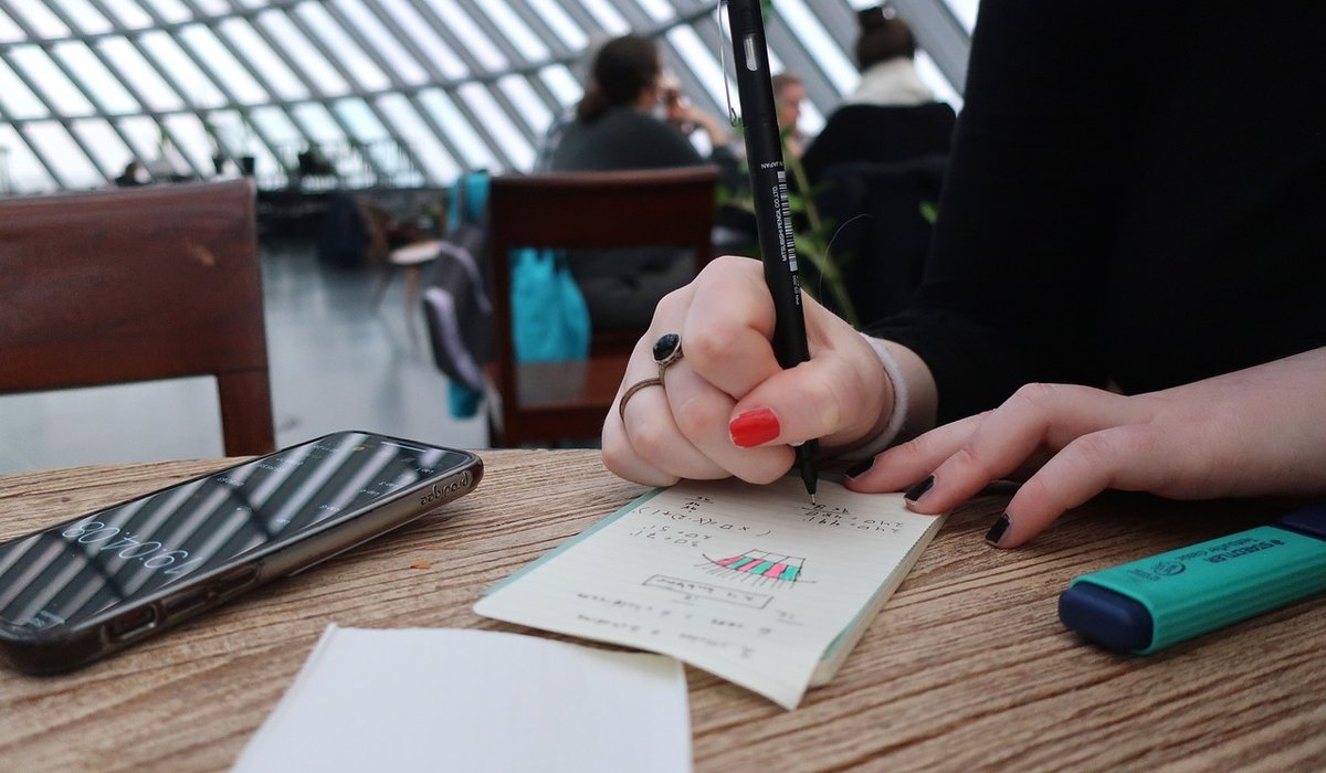 Simple Ways to Preserve Family Memories in Journals