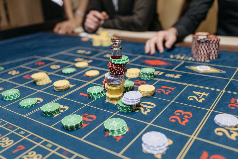 Slot Volatility Explained: Why Your €100 Lasts 20 Spins or 2,000